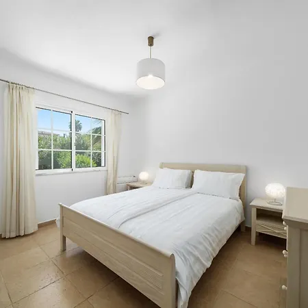 Casa Cegonha Villa Carvoeiro (Lagoa)